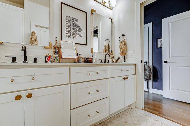 1747 Ojeman Spring Lane, Houston, TX 77055