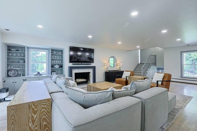 4006 Miami Rd, Mariemont, OH 45227