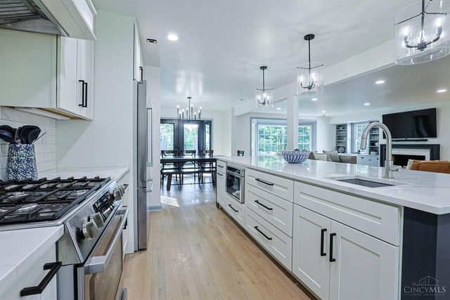 4006 Miami Rd, Mariemont, OH 45227