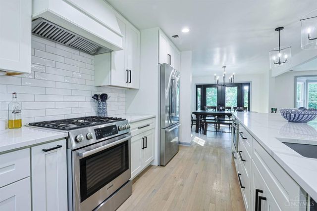 4006 Miami Rd, Mariemont, OH 45227