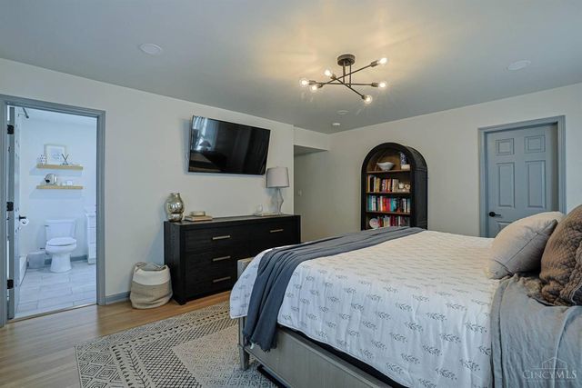 4006 Miami Rd, Mariemont, OH 45227