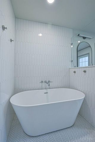 4006 Miami Rd, Mariemont, OH 45227