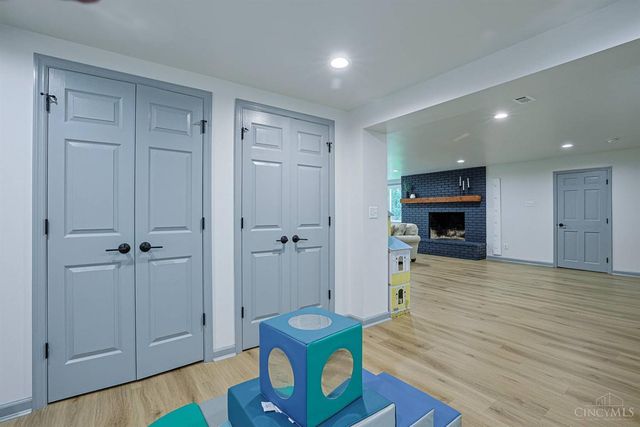 4006 Miami Rd, Mariemont, OH 45227