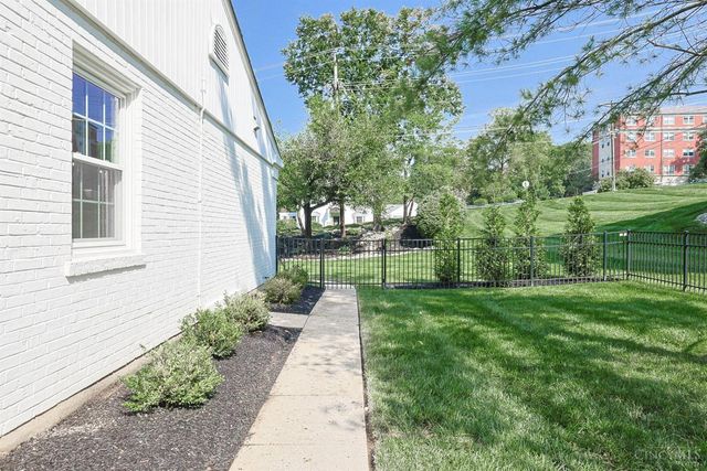 4006 Miami Rd, Mariemont, OH 45227