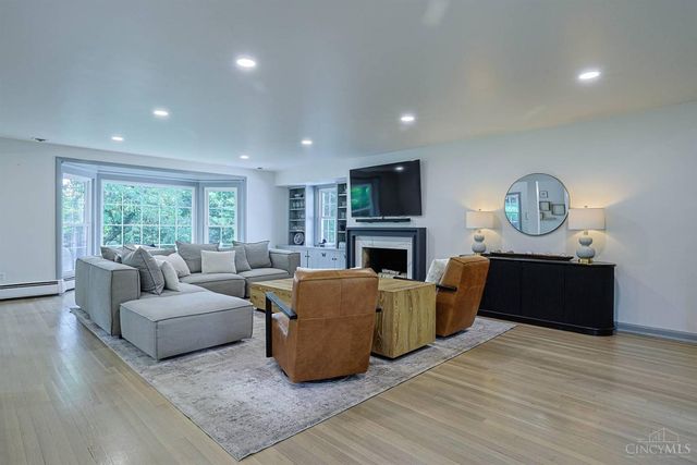 4006 Miami Rd, Mariemont, OH 45227