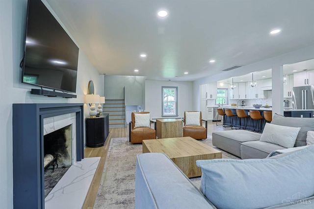 4006 Miami Rd, Mariemont, OH 45227
