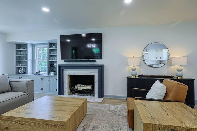 4006 Miami Rd, Mariemont, OH 45227