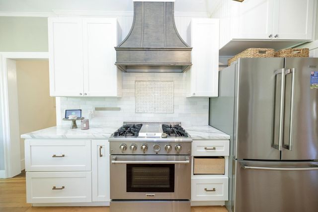 306 California Ave, Oakdale, CA 95361