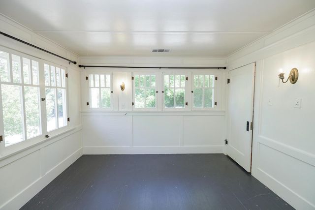306 California Ave, Oakdale, CA 95361