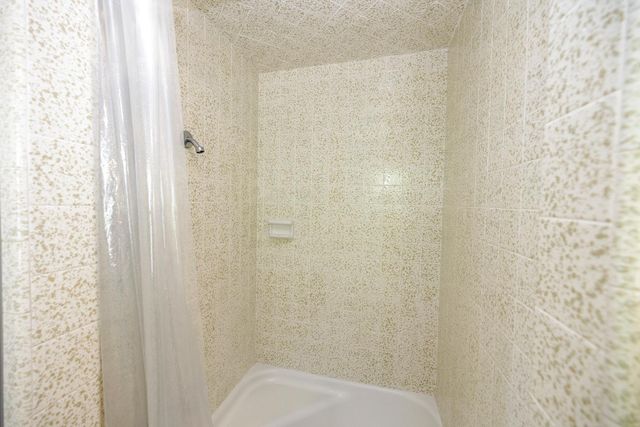 306 California Ave, Oakdale, CA 95361