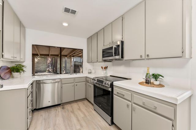 5350 Terrace Oak Cir, Fair Oaks, CA 95628