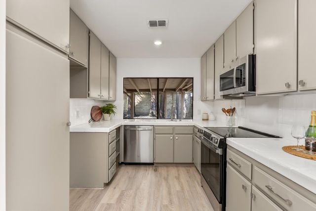 5350 Terrace Oak Cir, Fair Oaks, CA 95628