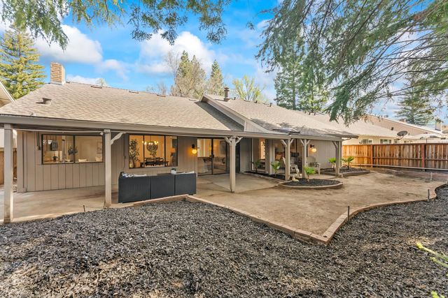 5350 Terrace Oak Cir, Fair Oaks, CA 95628