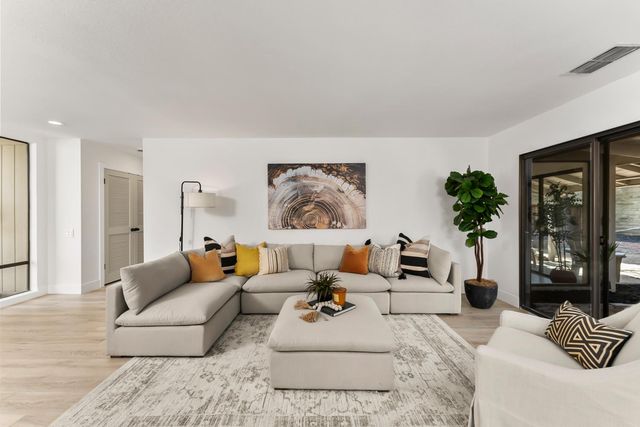 5350 Terrace Oak Cir, Fair Oaks, CA 95628