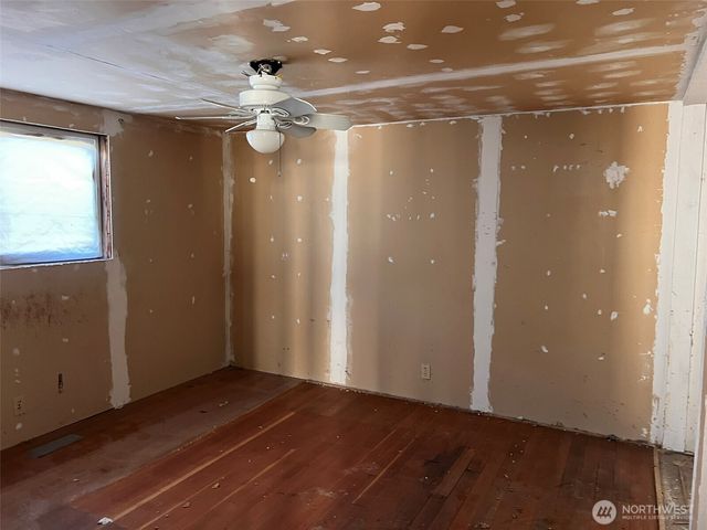 10049 8th Avenue SW, Seattle, WA 98146