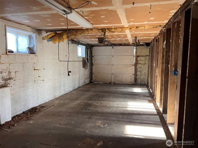 10049 8th Avenue SW, Seattle, WA 98146