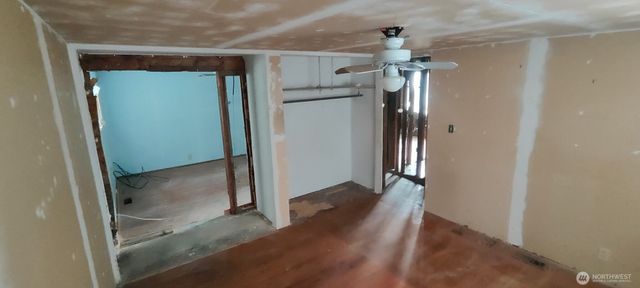 10049 8th Avenue SW, Seattle, WA 98146