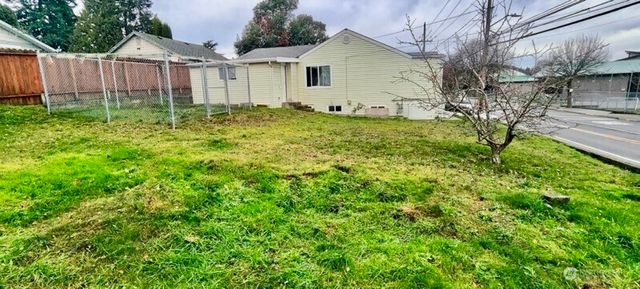 10049 8th Avenue SW, Seattle, WA 98146