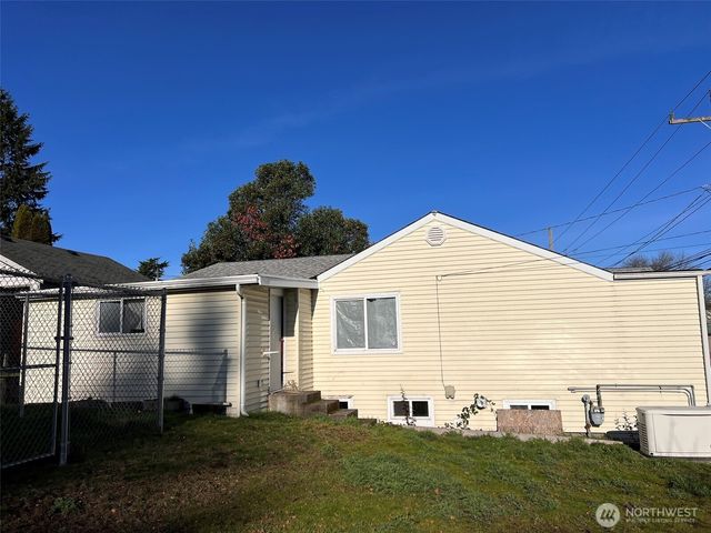 10049 8th Avenue SW, Seattle, WA 98146