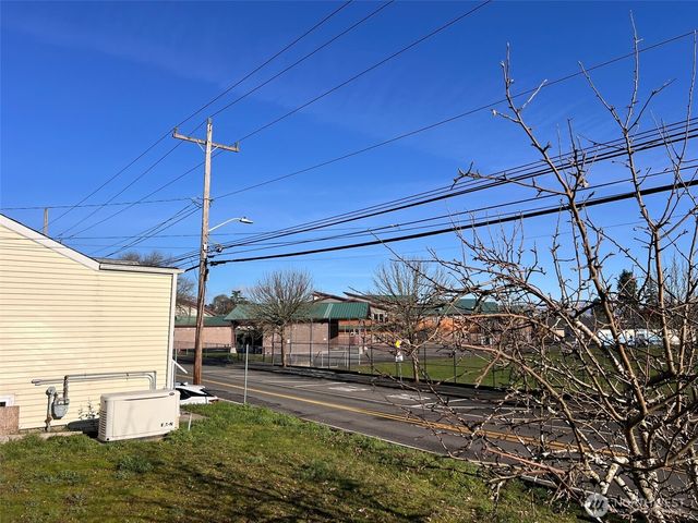 10049 8th Avenue SW, Seattle, WA 98146