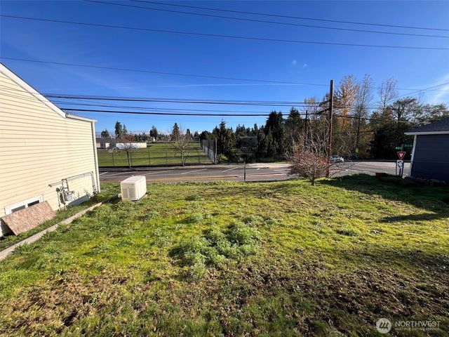 10049 8th Avenue SW, Seattle, WA 98146