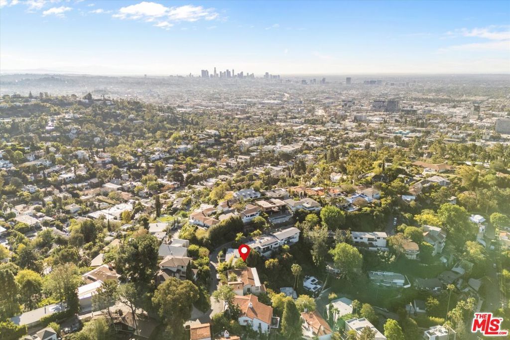 Image 48 of property listing at 2547 Creston Drive, Los Angeles, CA 90068