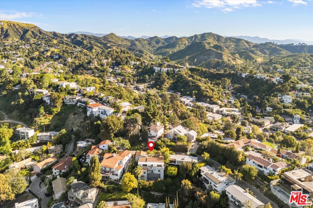 Image 49 of property listing at 2547 Creston Drive, Los Angeles, CA 90068