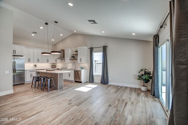 19606 N 3RD Avenue, Phoenix, AZ 85027