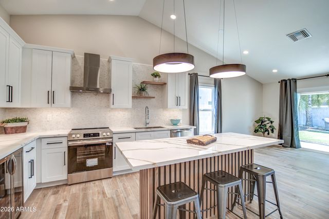 19606 N 3RD Avenue, Phoenix, AZ 85027