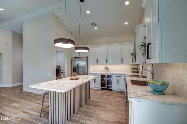 19606 N 3RD Avenue, Phoenix, AZ 85027