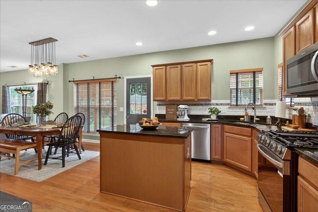 487 Highlands Loop, Woodstock, GA 30188