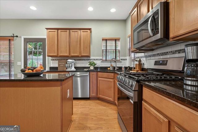 487 Highlands Loop, Woodstock, GA 30188
