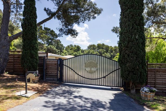 27465 Loma Del Rey, Carmel Valley, CA 93923