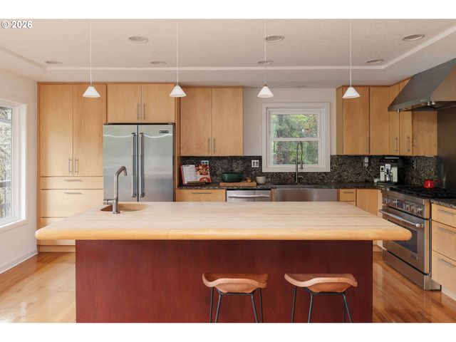3321 Sw FAIRMOUNT Blvd, Portland, OR 97239