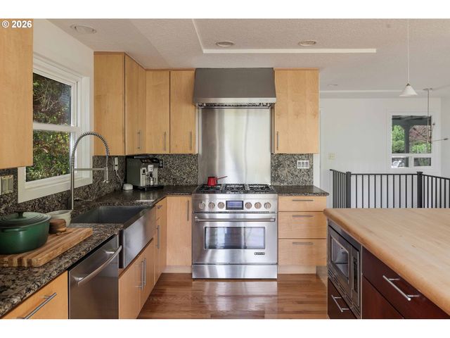 3321 Sw FAIRMOUNT Blvd, Portland, OR 97239