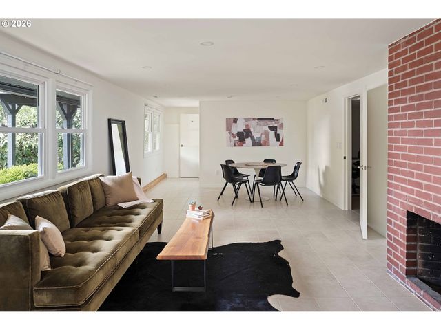 3321 Sw FAIRMOUNT Blvd, Portland, OR 97239