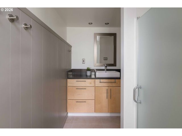 3321 Sw FAIRMOUNT Blvd, Portland, OR 97239