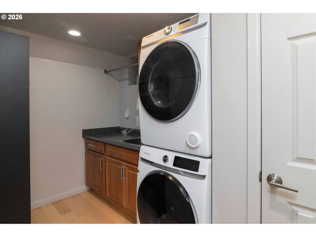 3321 Sw FAIRMOUNT Blvd, Portland, OR 97239