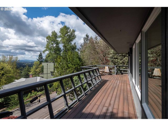 3321 Sw FAIRMOUNT Blvd, Portland, OR 97239