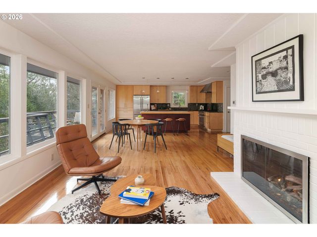 3321 Sw FAIRMOUNT Blvd, Portland, OR 97239