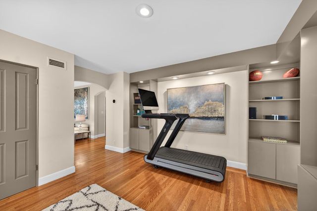 1407 44th St, Sacramento, CA 95819