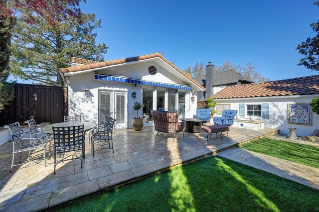 1407 44th St, Sacramento, CA 95819