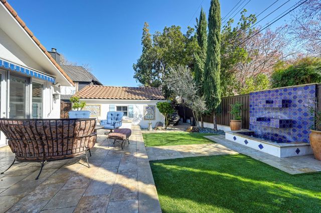 1407 44th St, Sacramento, CA 95819