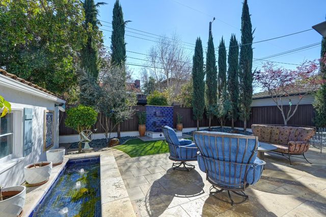 1407 44th St, Sacramento, CA 95819