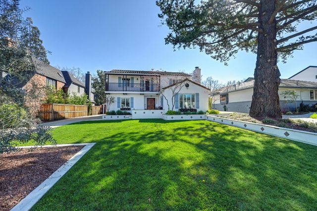 1407 44th St, Sacramento, CA 95819