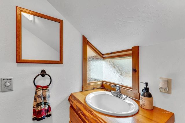 52980 Overlook Drive, Idyllwild, CA 92549