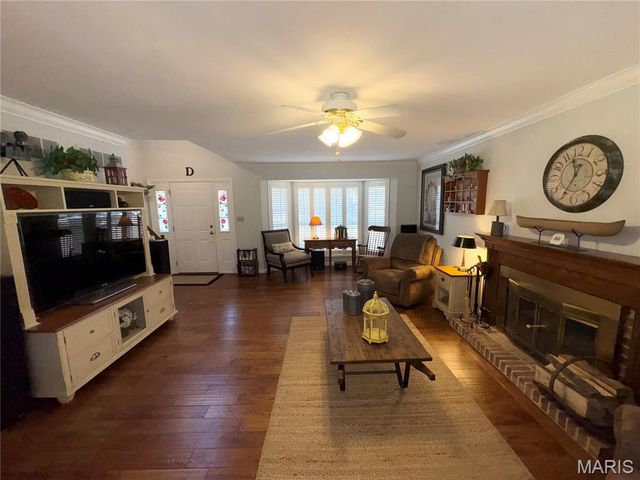 400 Hunters Crossing Court, Wildwood, MO 63040