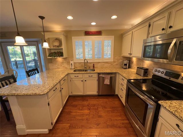 400 Hunters Crossing Court, Wildwood, MO 63040