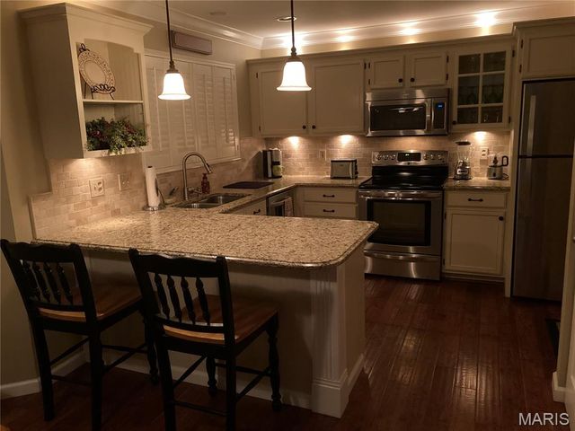 400 Hunters Crossing Court, Wildwood, MO 63040