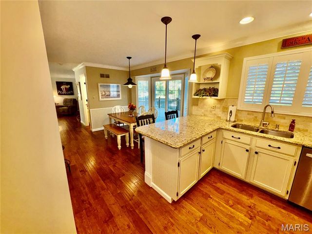 400 Hunters Crossing Court, Wildwood, MO 63040